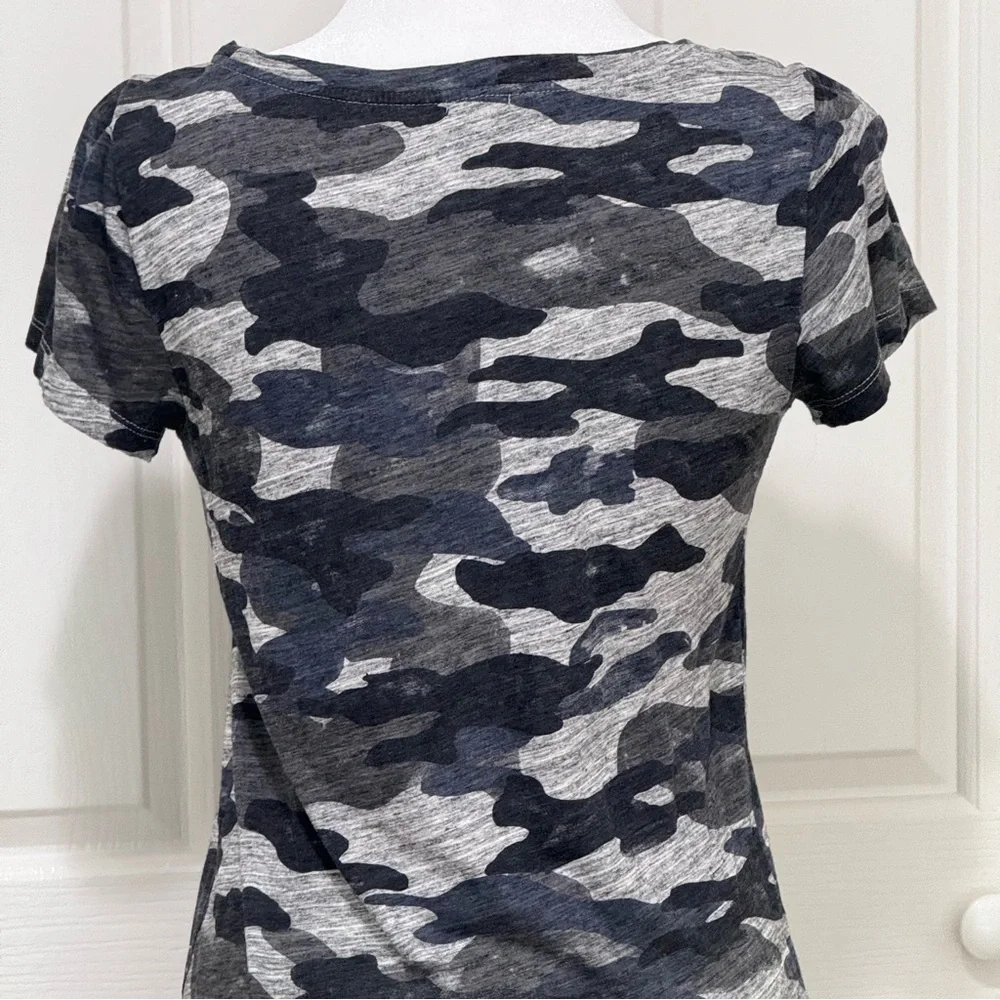J. Crew Camo Crewneck Tee Small Black Navy Gray Cotton Blend Fitted